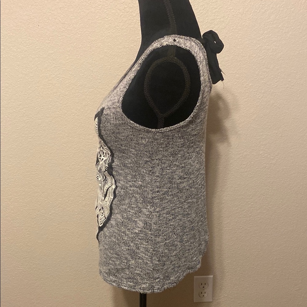 Gray Owl Graphic Tank Top - Picture 2 of 9